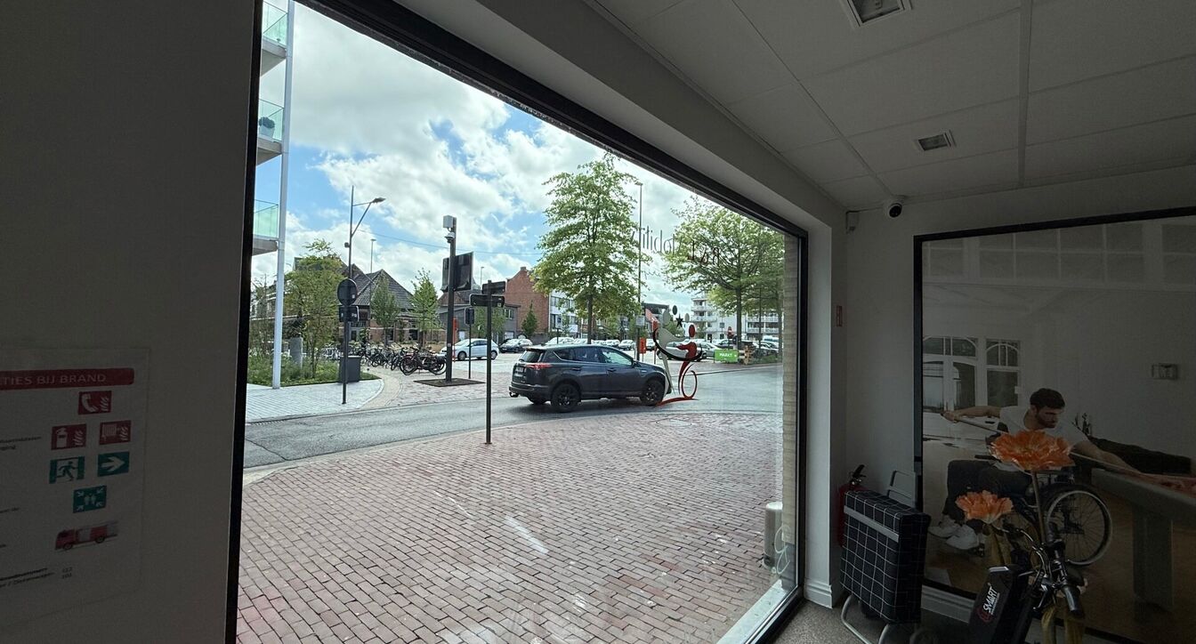 Commercieel gelijkvloers te huur in Mol
