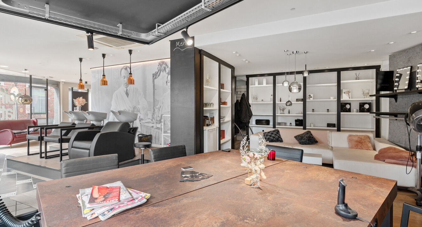 Commerci&euml;le building te koop in Beerse