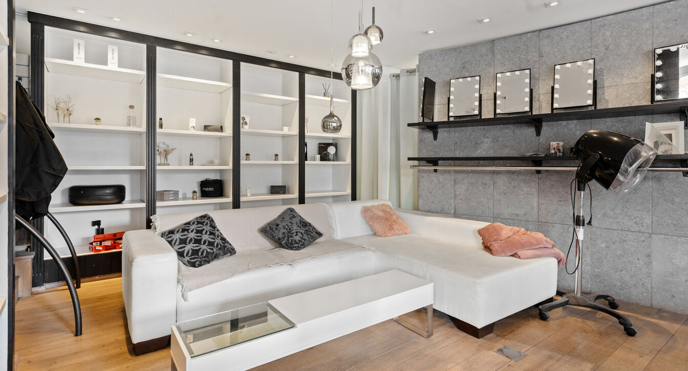 Commerci&euml;le building te koop in Beerse