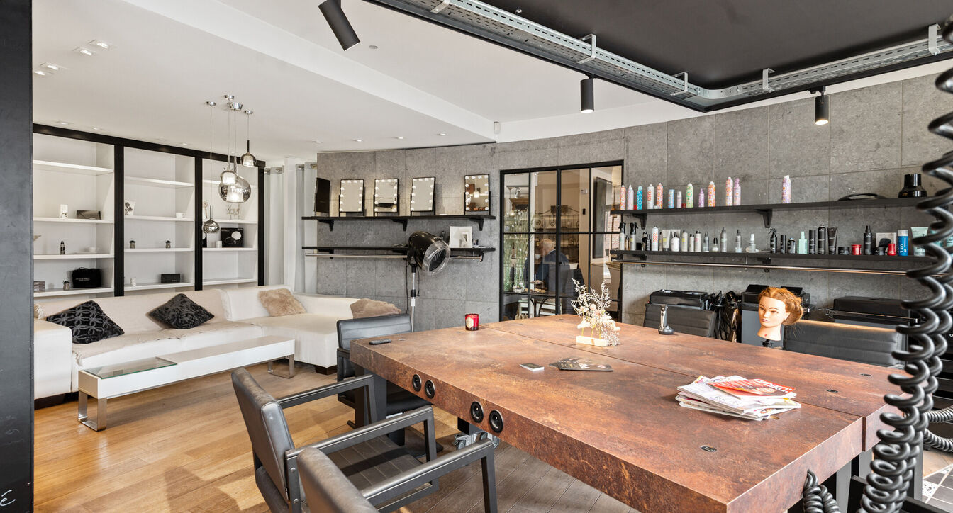 Commerci&euml;le building te koop in Beerse