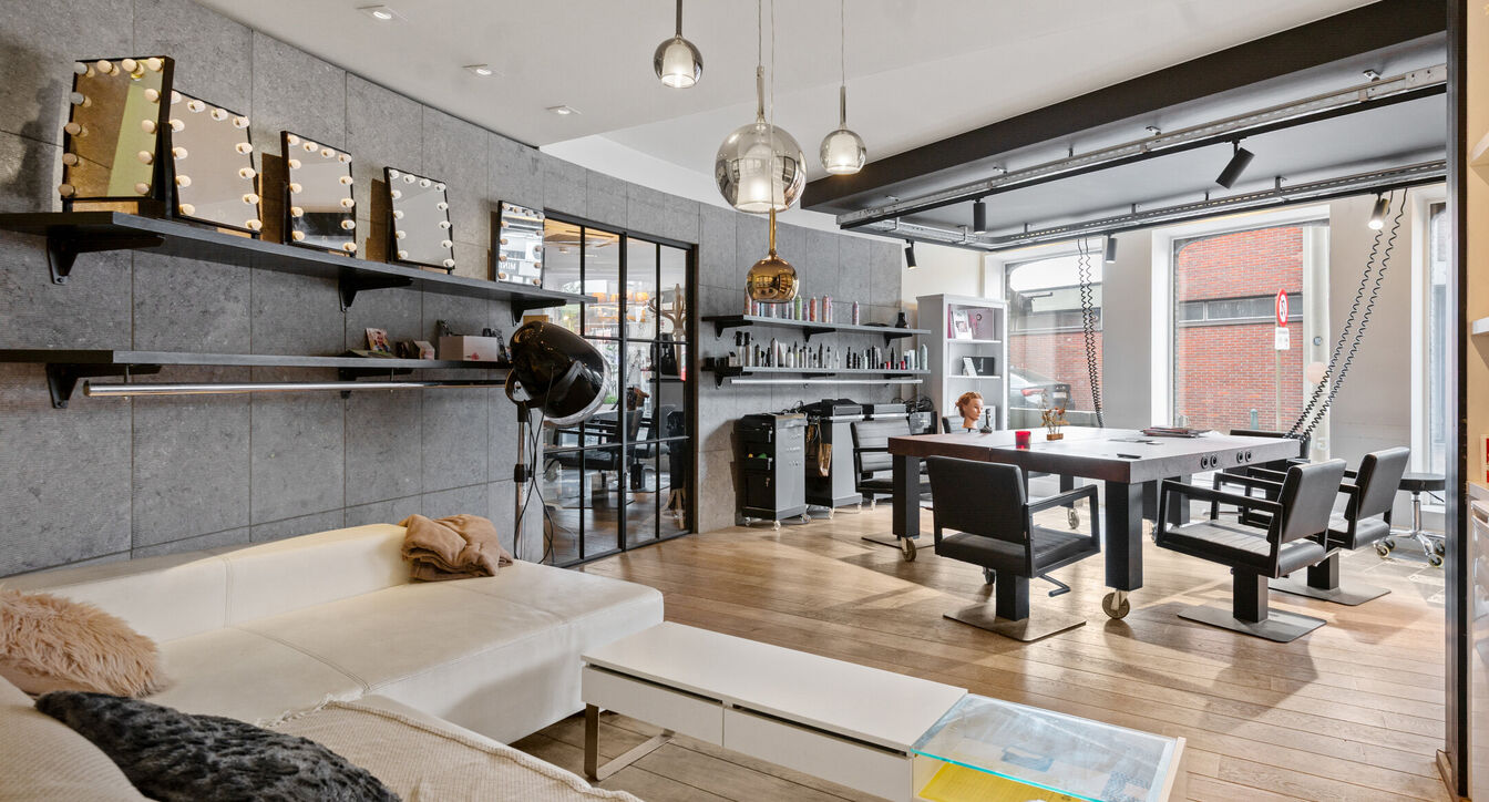 Commerci&euml;le building te koop in Beerse