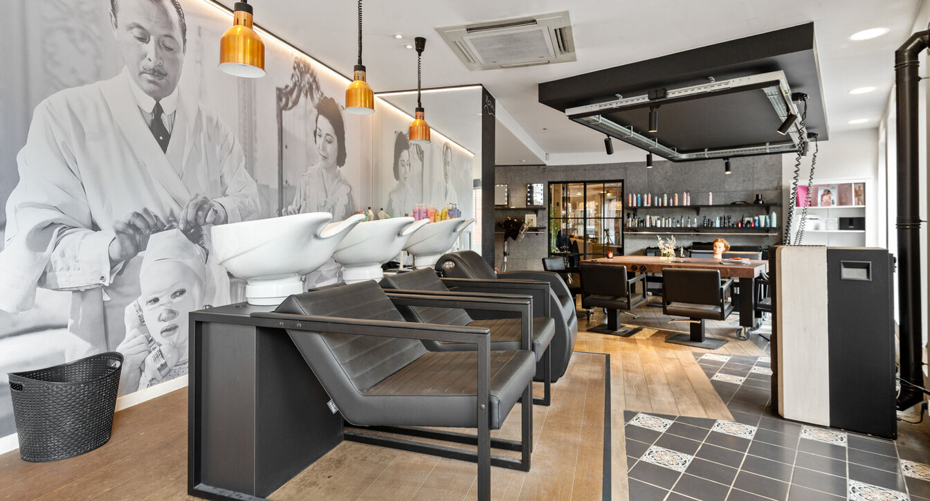 Commerci&euml;le building te koop in Beerse