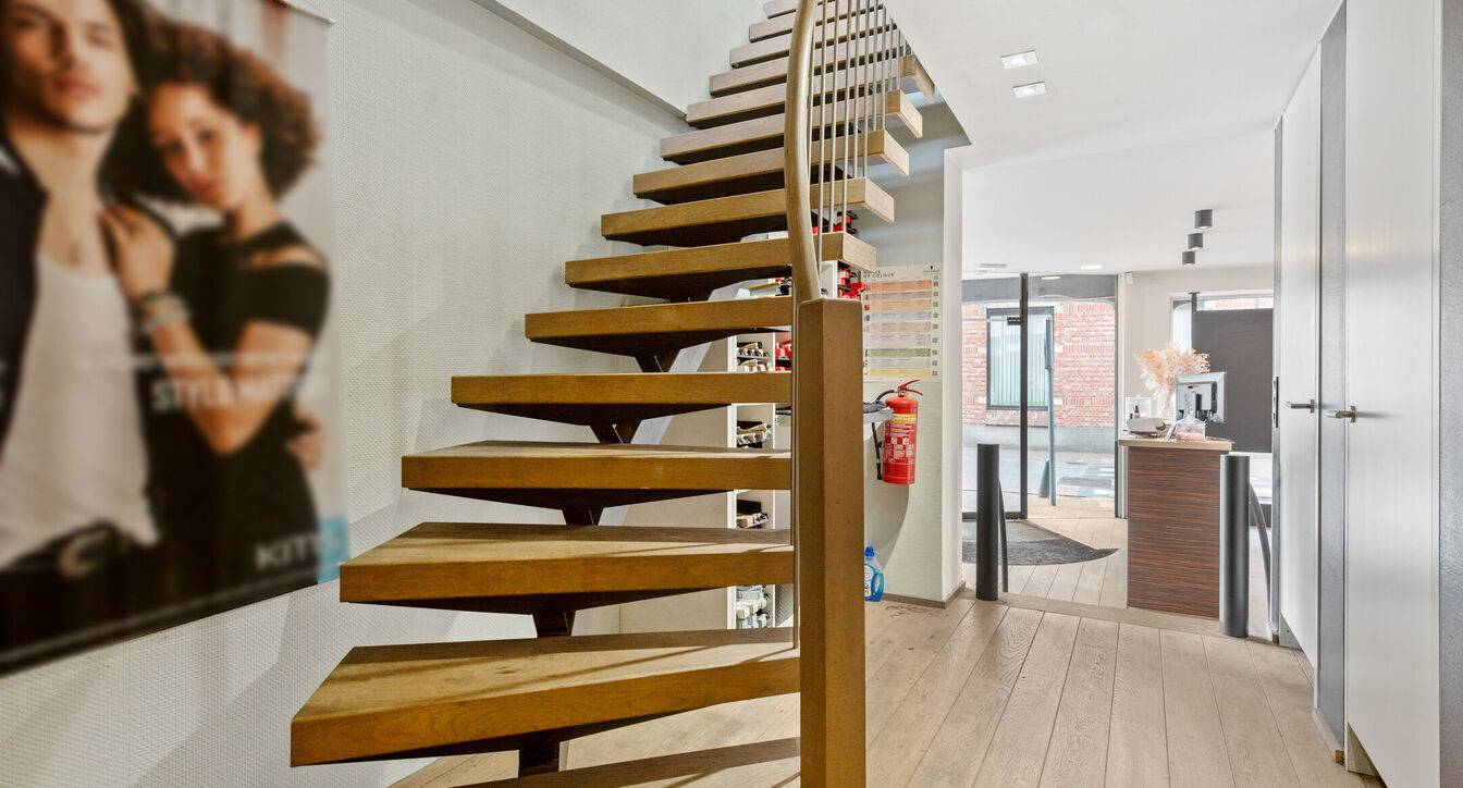 Commerci&euml;le building te koop in Beerse