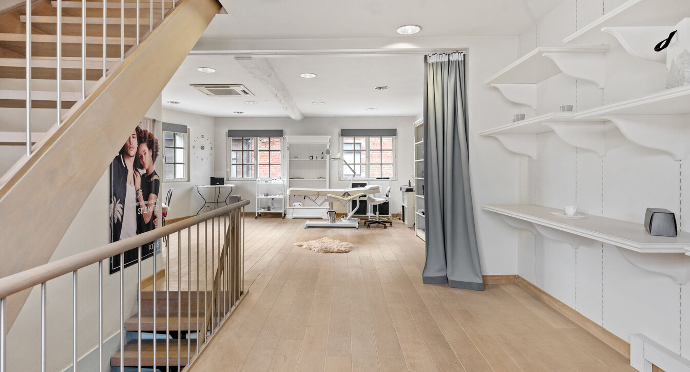 Commerci&euml;le building te koop in Beerse