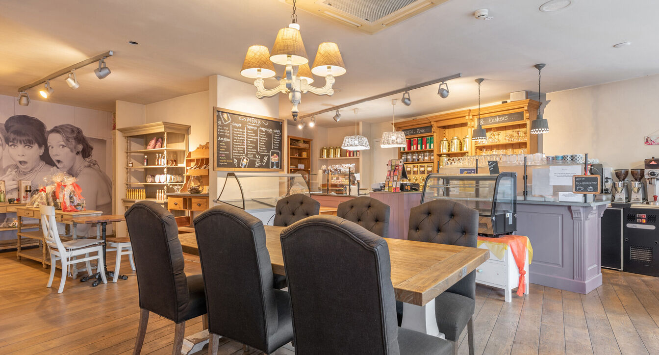 Commerci&euml;le building te koop in Beerse