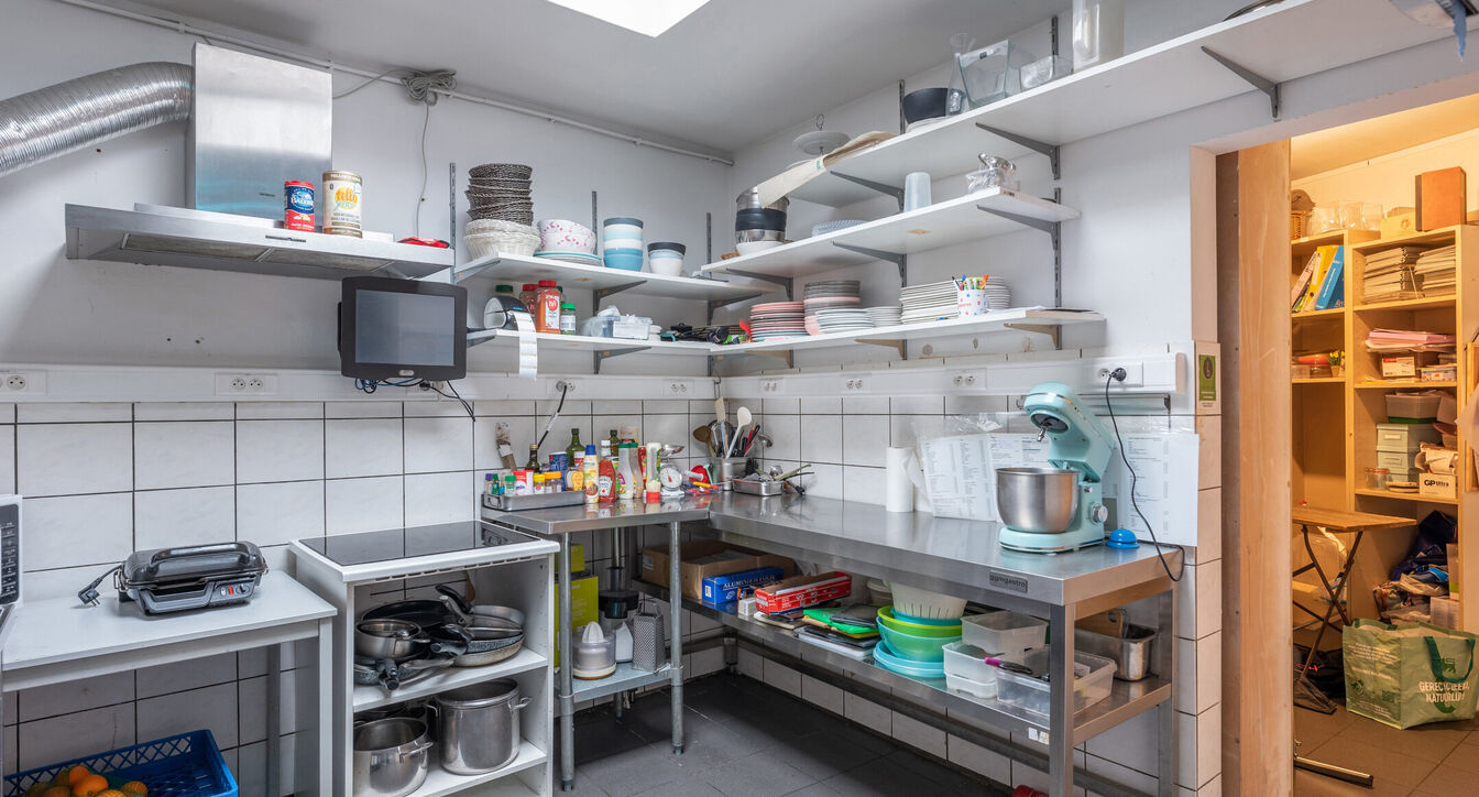 Commerci&euml;le building te koop in Beerse