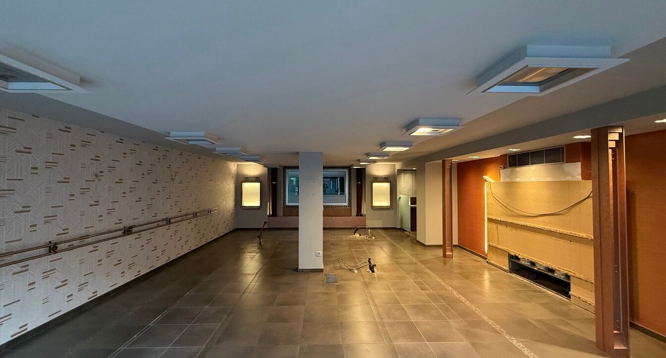 Gebouw voor gemengd gebruik te huur in Mol