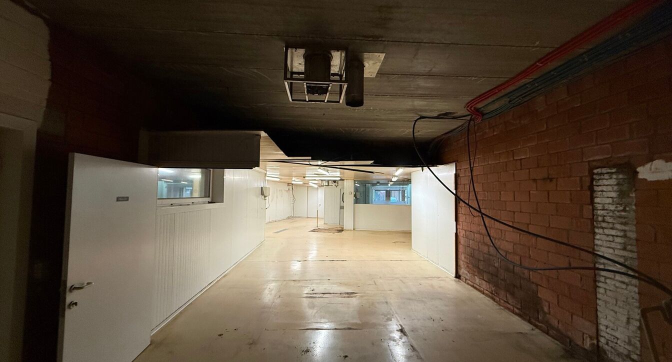 Gebouw voor gemengd gebruik te huur in Mol