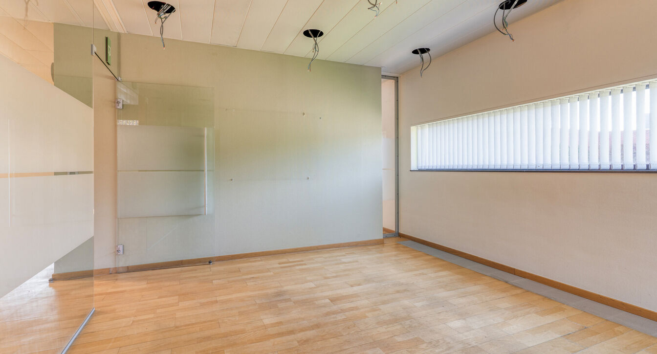 Kantoorgebouw te koop in Hamont-Achel