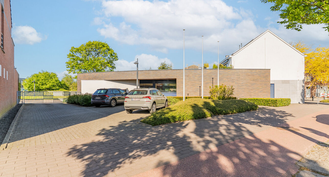 Kantoorgebouw te koop in Hamont-Achel